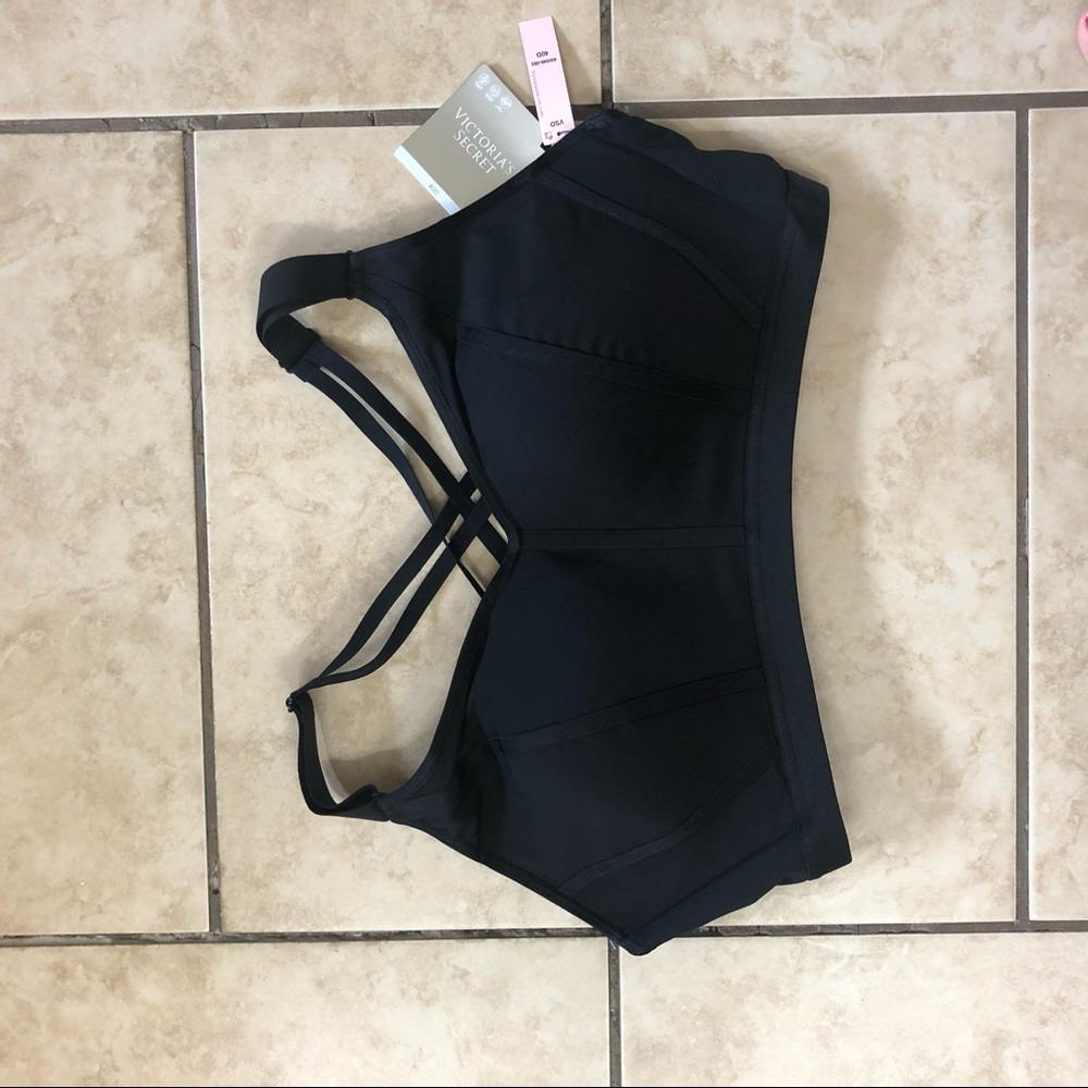 NWT Victoria’s Secret sports bra